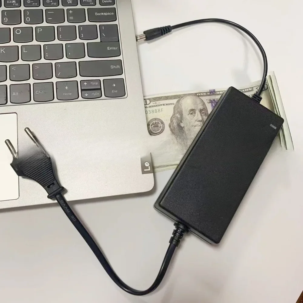 Verborgen laptoplader in een o - Home Security Box recensie en prijs